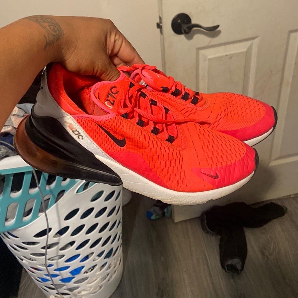Nike air maxes